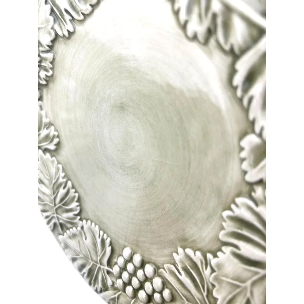 Williams Sonoma Napa Sage Green Italy Leaf & Grape Salad Plates 8.75